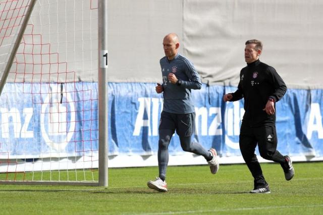 于队平均水 于队平均水